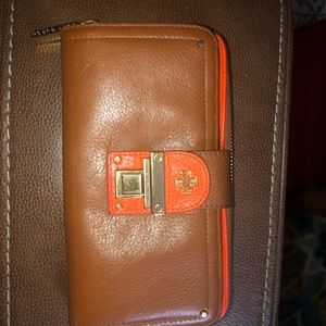 Tory Burch wallet